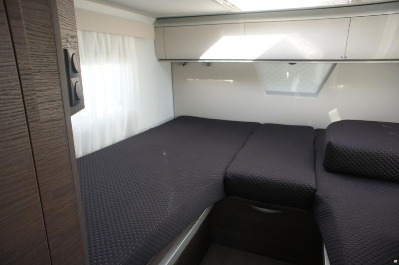Adria Matrix Supreme MB 670 SL
