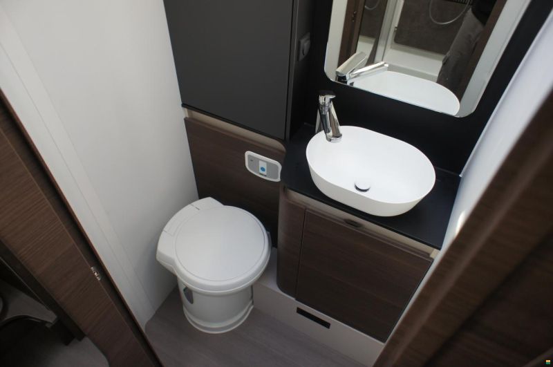 Adria Matrix Supreme MB 670 SL