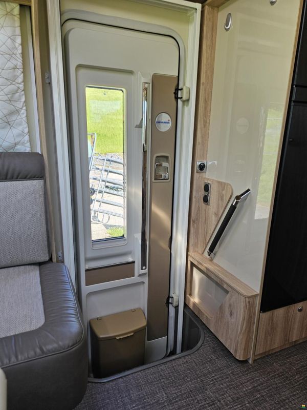 Eura Mobil Integra Line 695 LF