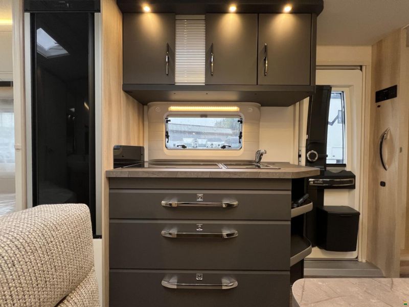 Hobby 540 KMFe De Luxe (P02)