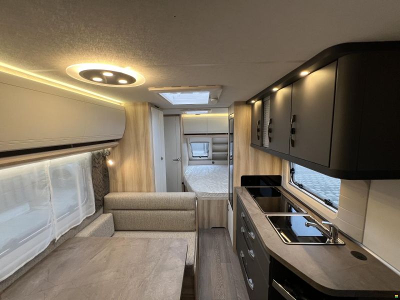 Hobby 540 KMFe De Luxe (P02)