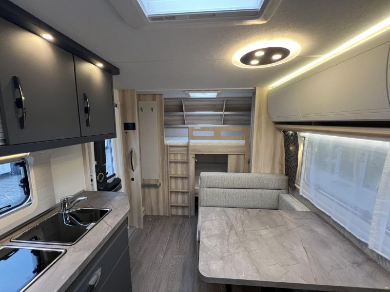 Hobby 540 KMFe De Luxe (P02)