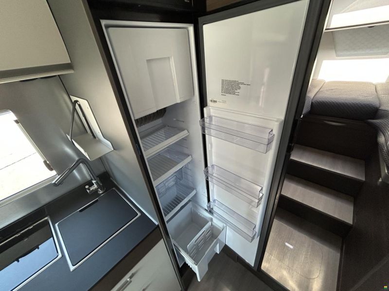 Adria Coral Supreme MB 650 SL