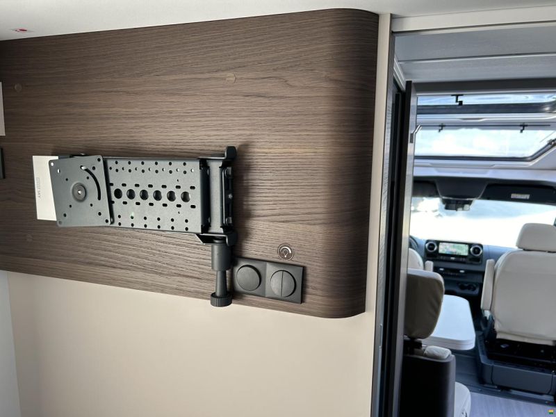 Adria Coral Supreme MB 650 SL