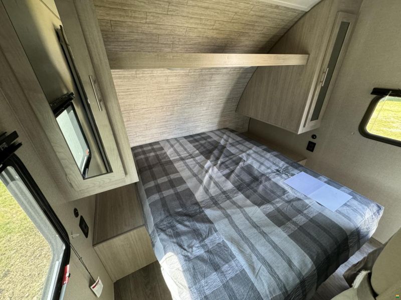 Catalina Summit 261 BHS