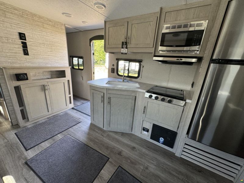 Catalina Summit 261 BHS