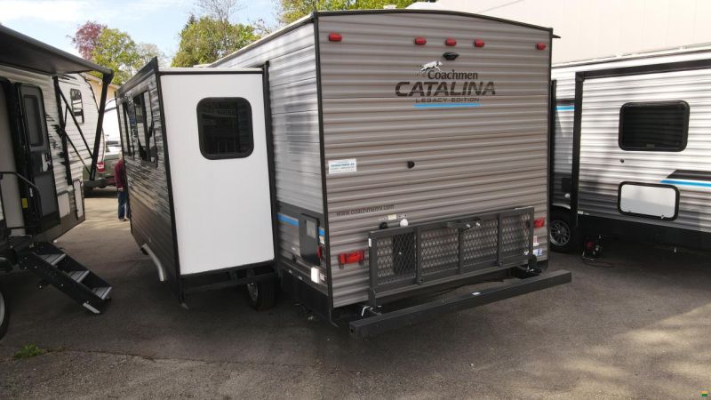 Catalina Legacy 243 RBS