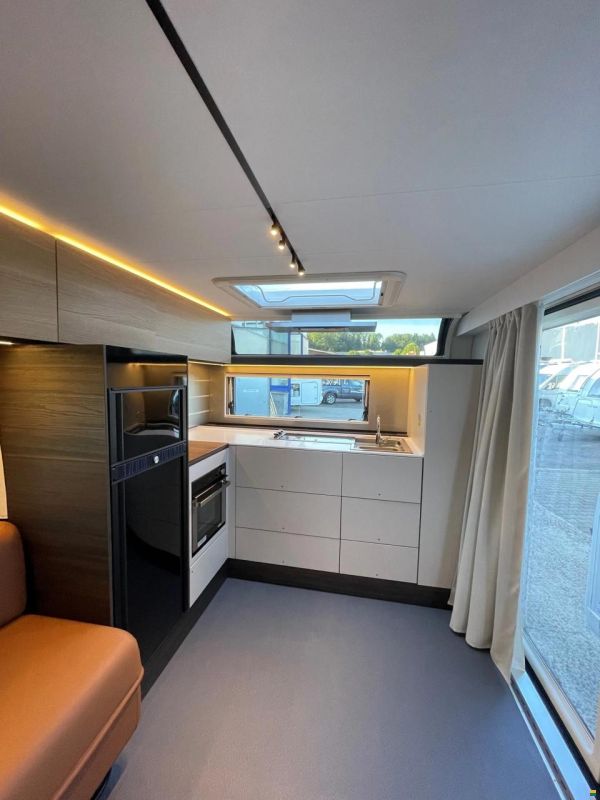 Adria Astella 704 HP