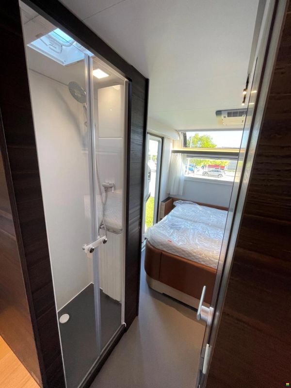 Adria Astella 704 HP