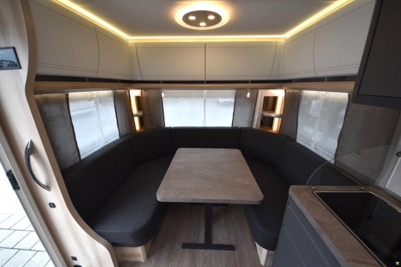 Hobby 460 UFe De Luxe (O04)