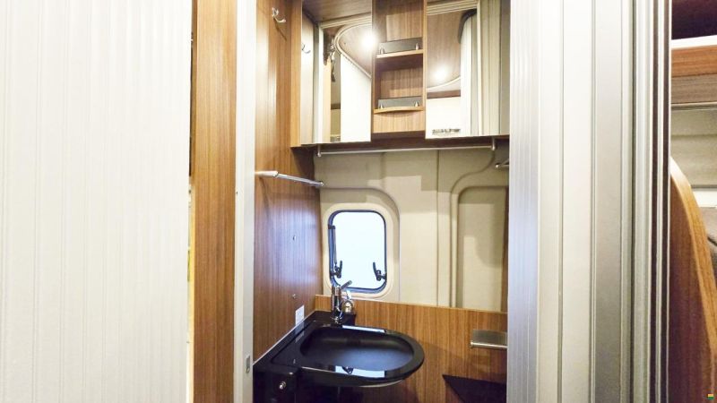 Pössl GLOBECAR GLOBESTAR 600L 2,3D AUT HOCDACH