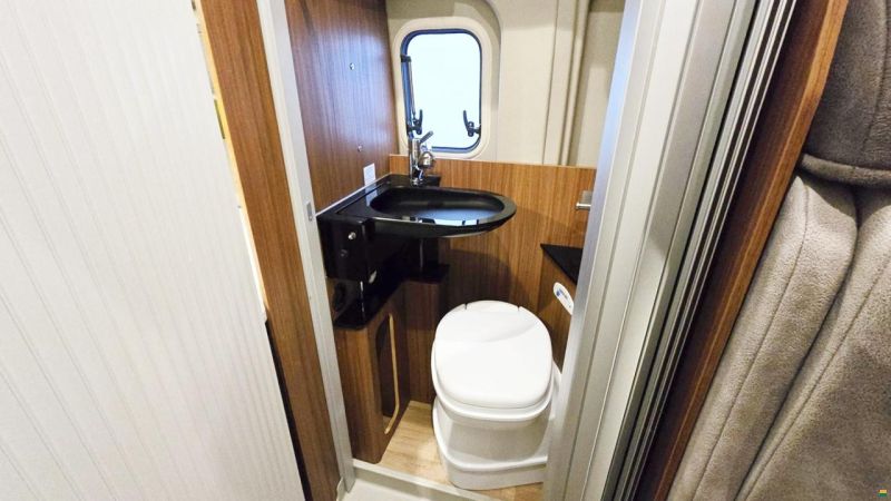 Pössl GLOBECAR GLOBESTAR 600L 2,3D AUT HOCDACH