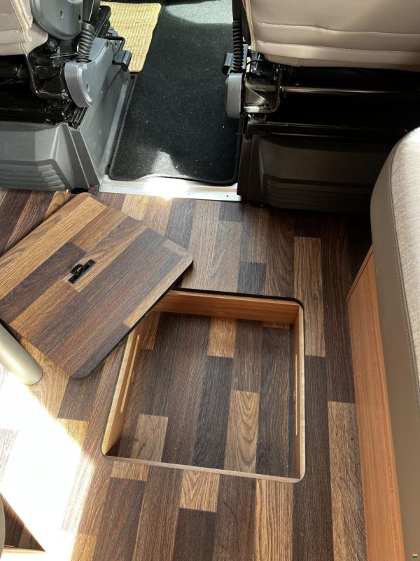 Knaus Sky Wave 650 MF Celebration