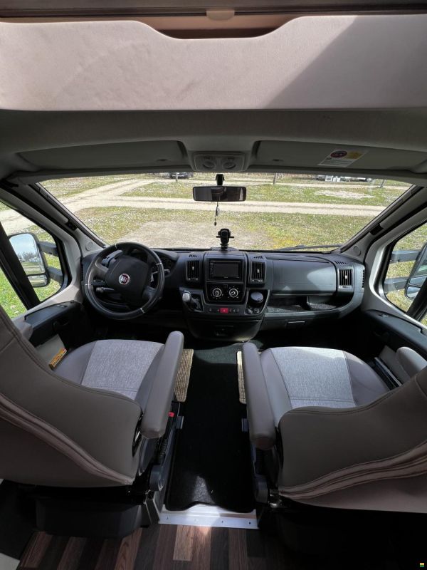 Knaus Sky Wave 650 MF Celebration