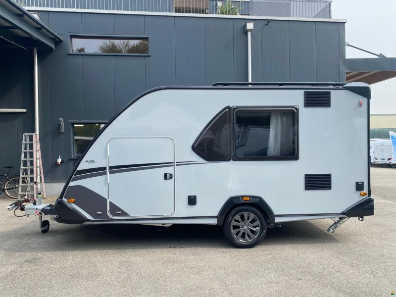 Knaus Sport & Fun Black Selection