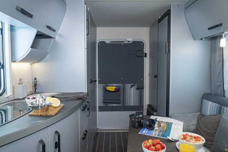 Knaus Sport & Fun Black Selection