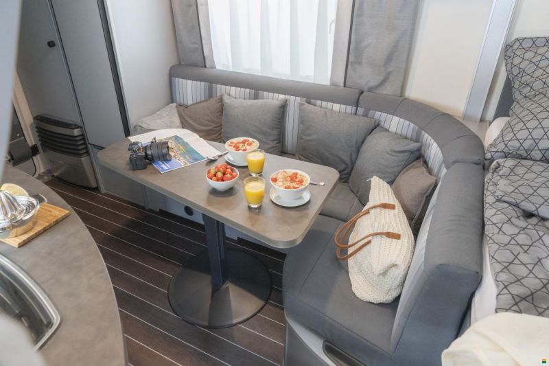 Knaus Sport & Fun Black Selection