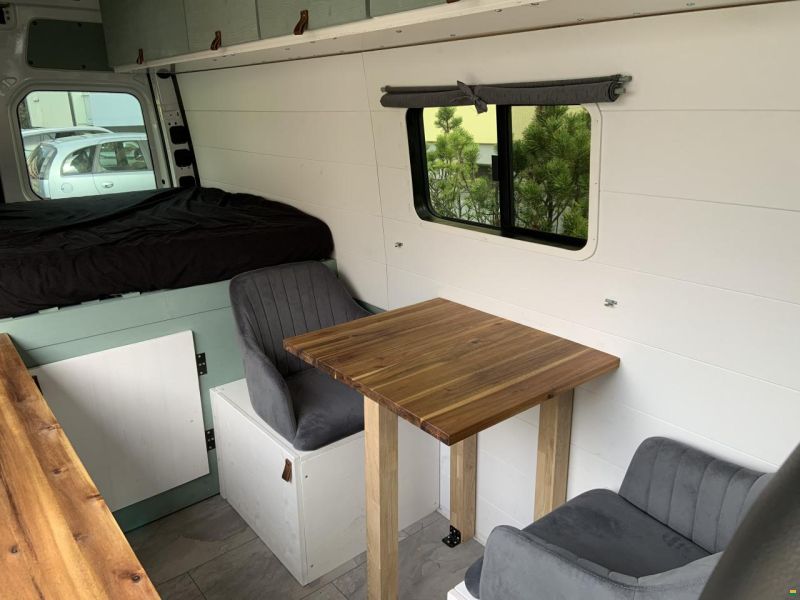 Mercedes Benz Sprinter