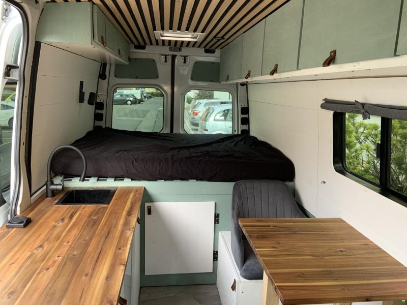 Mercedes Benz Sprinter