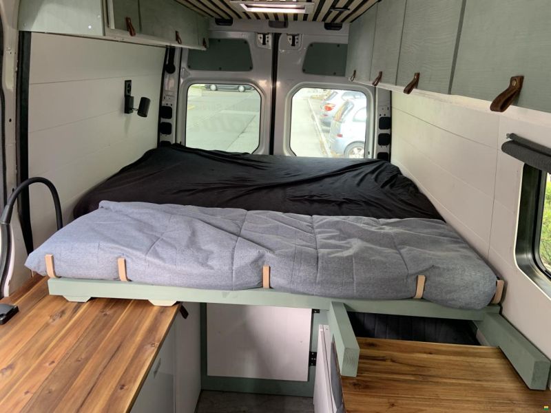 Mercedes Benz Sprinter