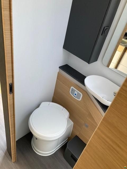 Adria Coral XL Axess 660 SL