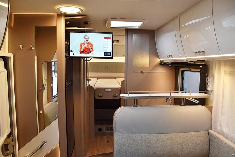 Etrusco I 7400 SB COMPLETE SELE 2,3 D 9G-AUTOMAT