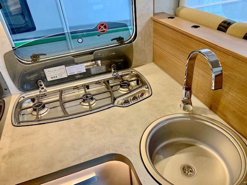 Knaus Live Wave 650 MX Luxus