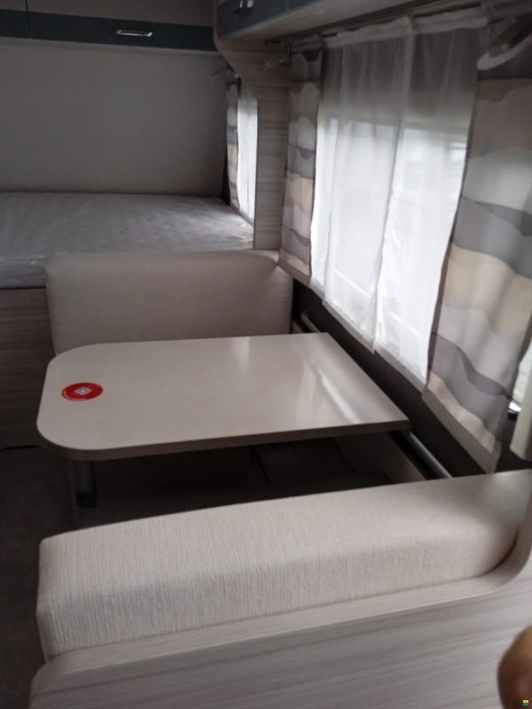 Dethleffs c-joy 420 QSH