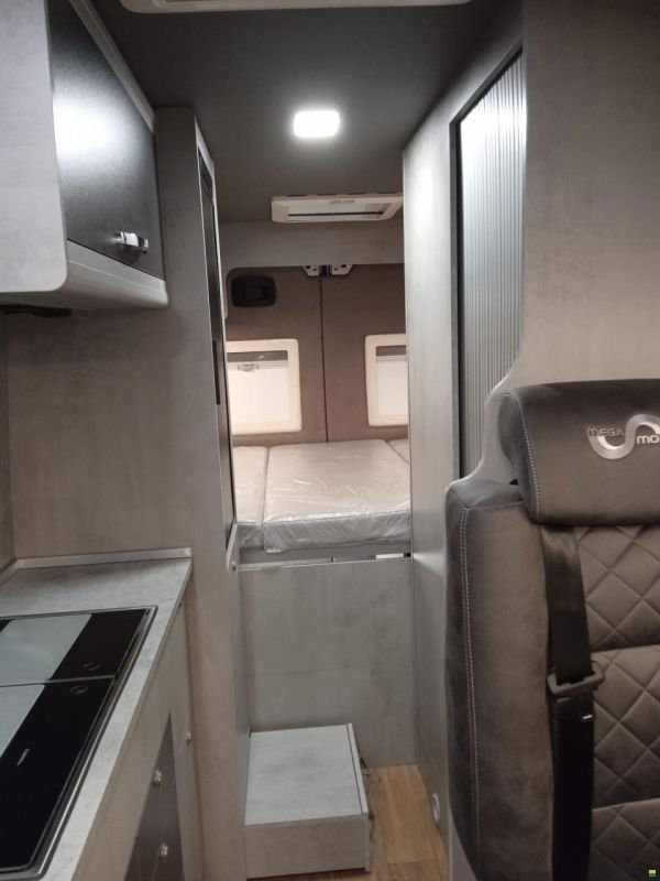 Megamobil Mega Classic 600 Opel 165 PS