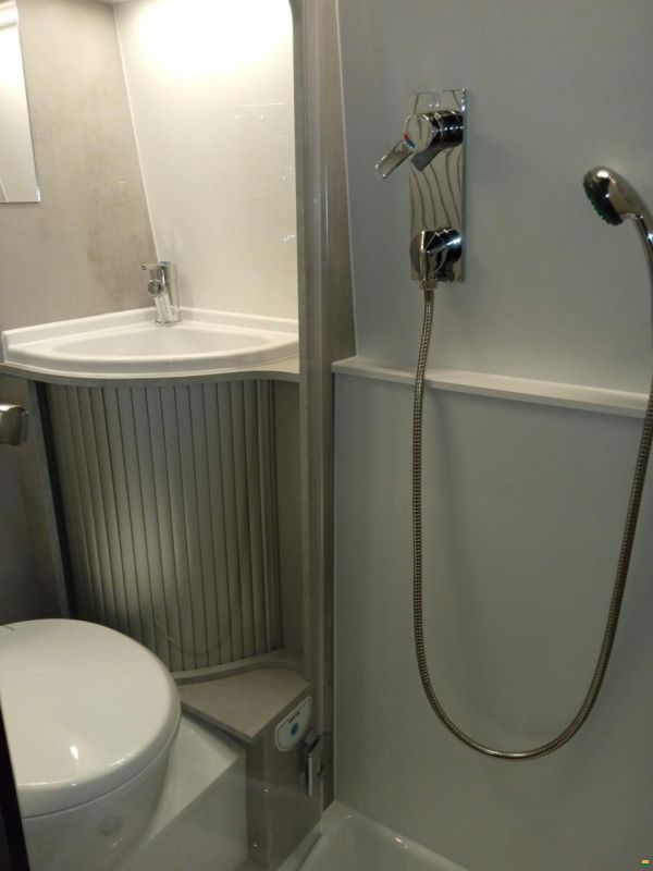 Megamobil Mega Classic 600 Opel 165 PS