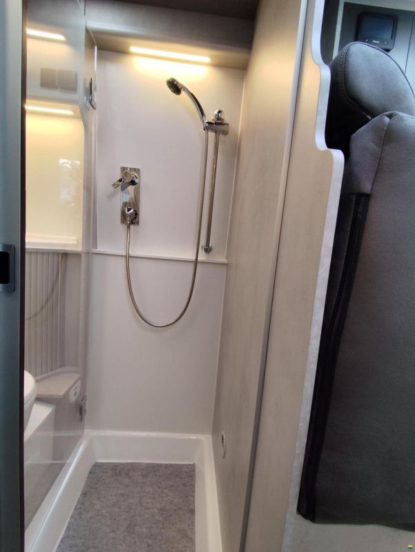 Megamobil Mega Classic 600 Opel 165 PS