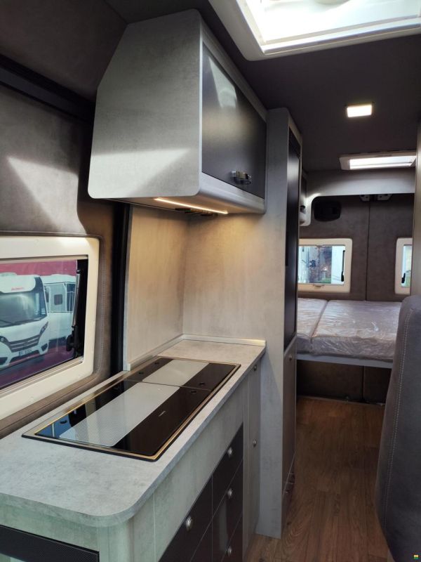 Megamobil Mega Classic 600 Opel 165 PS