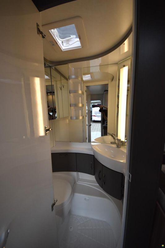 Hobby 490 KMF Excellent Edition