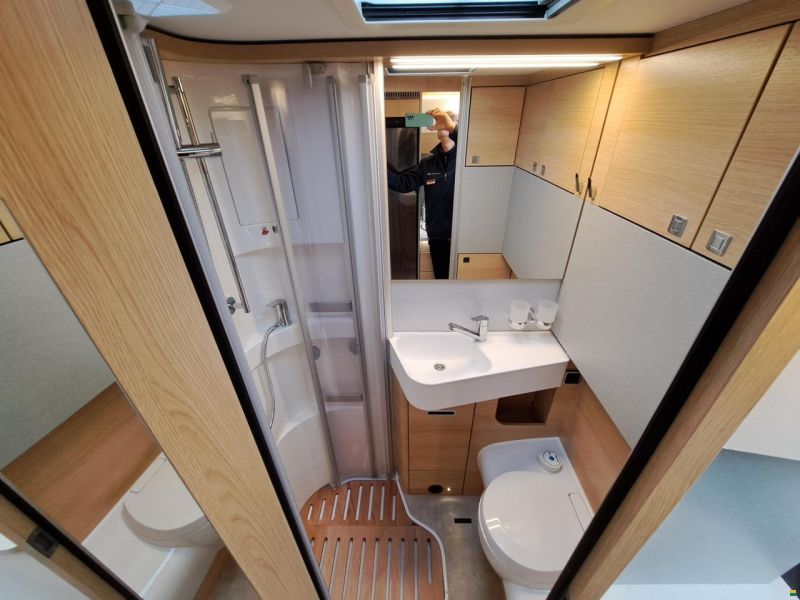 Hymer B MC T 580 Black Line