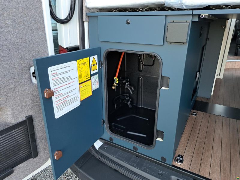 Hymer Eriba Car 600 blue