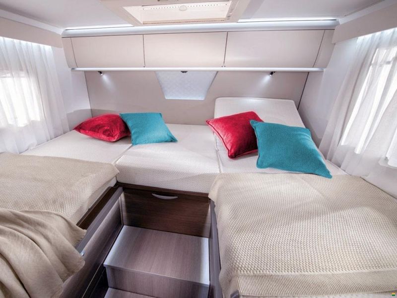 Adria Coral Supreme 670 DL