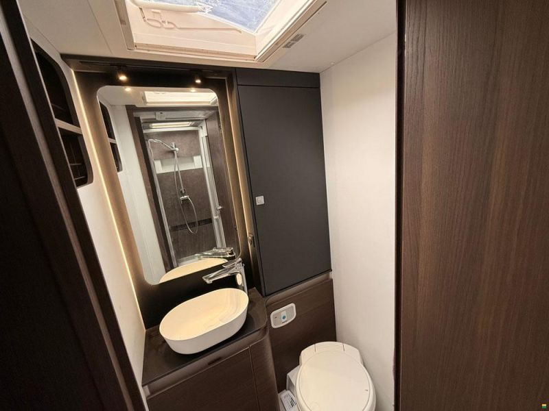 Adria Coral Supreme 670 DL