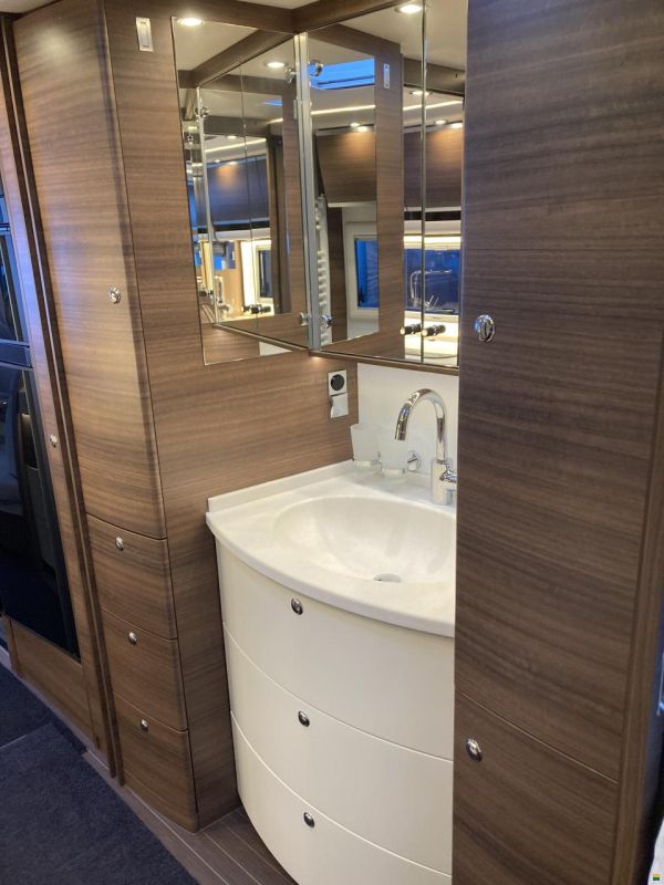 Concorde Carver 850 L