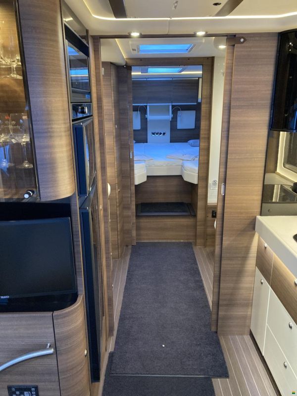 Concorde Carver 850 L