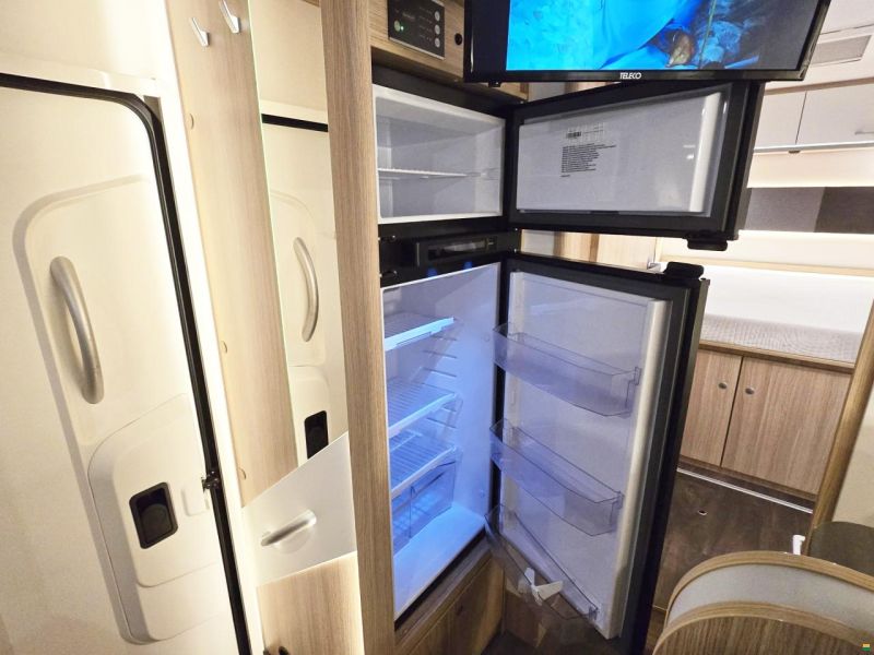 Sunlight CAPRON I 69 2.3 9-GANG AUTOMAT MJ 160