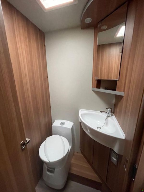 Weinsberg CaraSuite 700 ME