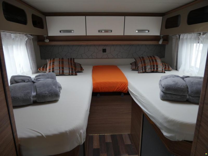 Weinsberg CaraCompact Suite 640 MEG MB