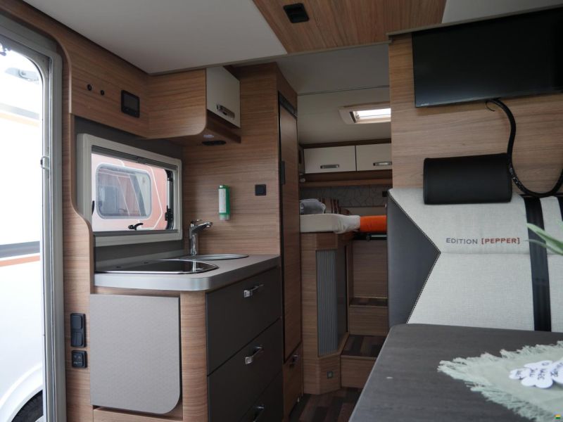 Weinsberg CaraCompact Suite 640 MEG MB