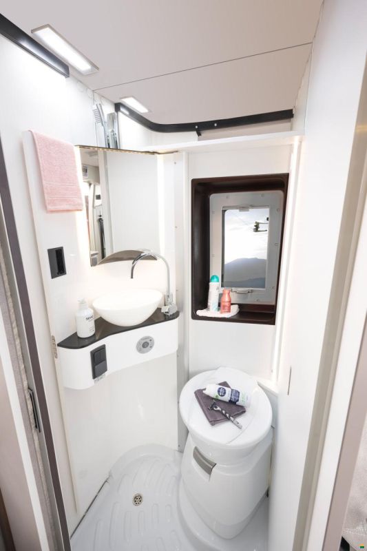 Pössl Summit Shine 600L