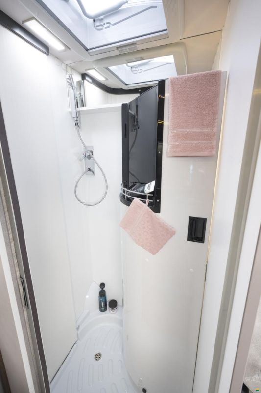 Pössl Summit Shine 600L