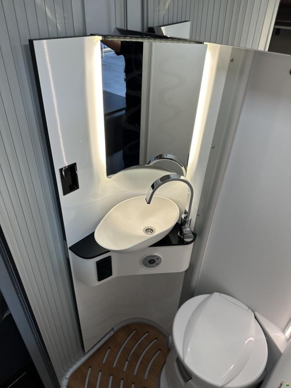 Pössl Summit Shine 600L