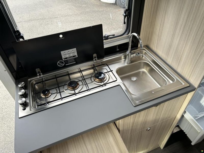 Adria Sun Living S70 SL