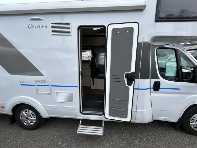 Adria Sun Living A75 SL