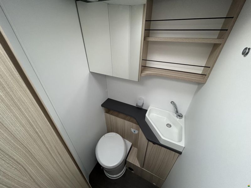 Adria Sun Living A75 SL