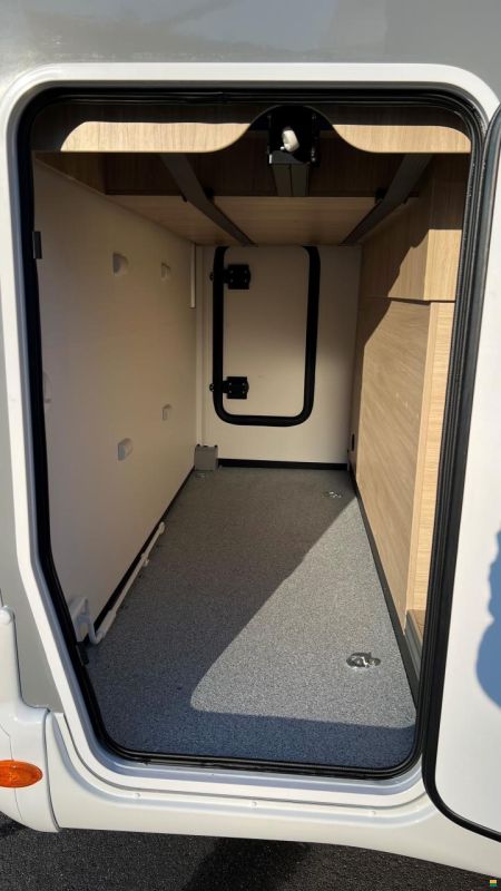 Challenger 380 Etape Edition